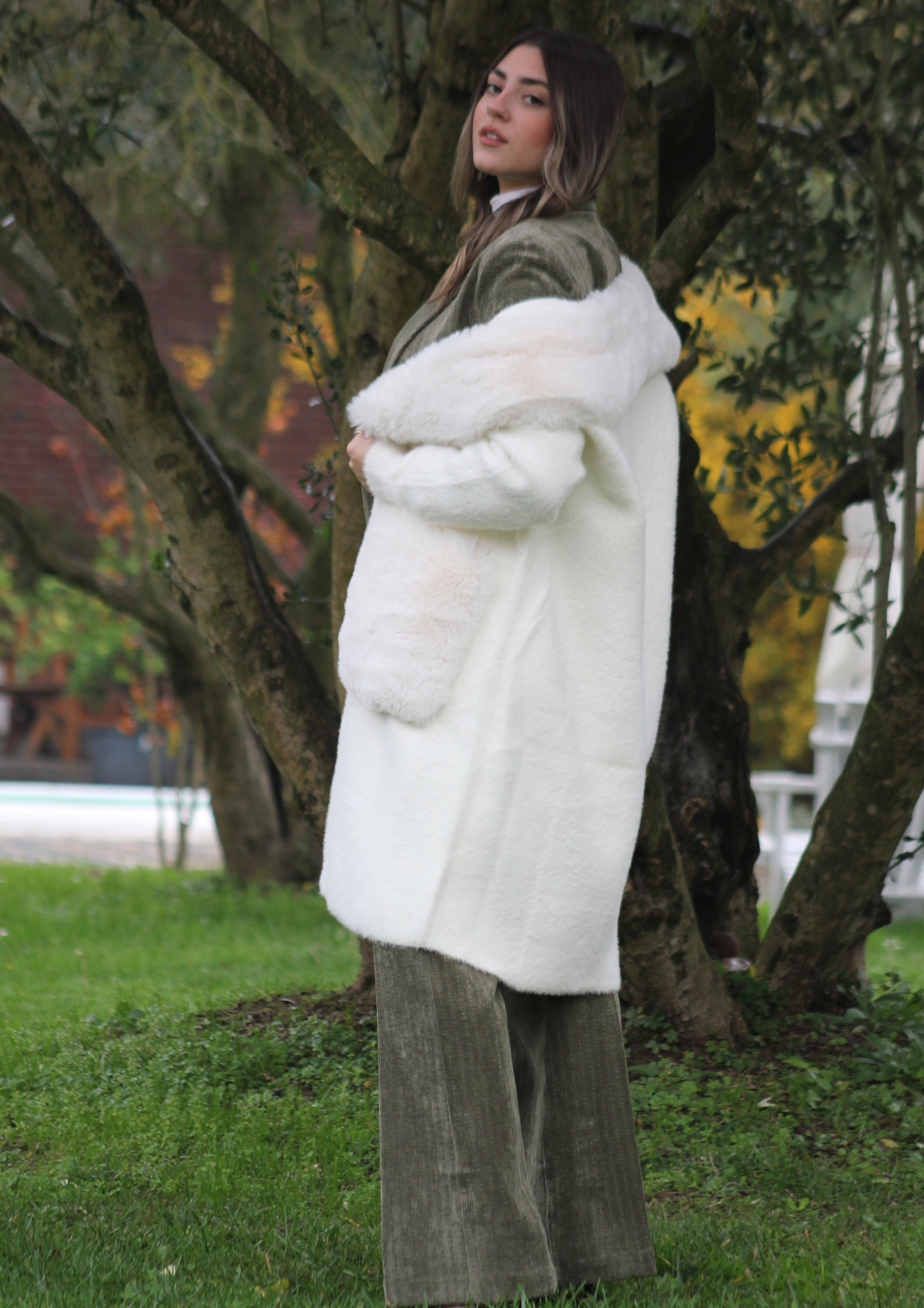 Cappotto maglia panna con pelliccia