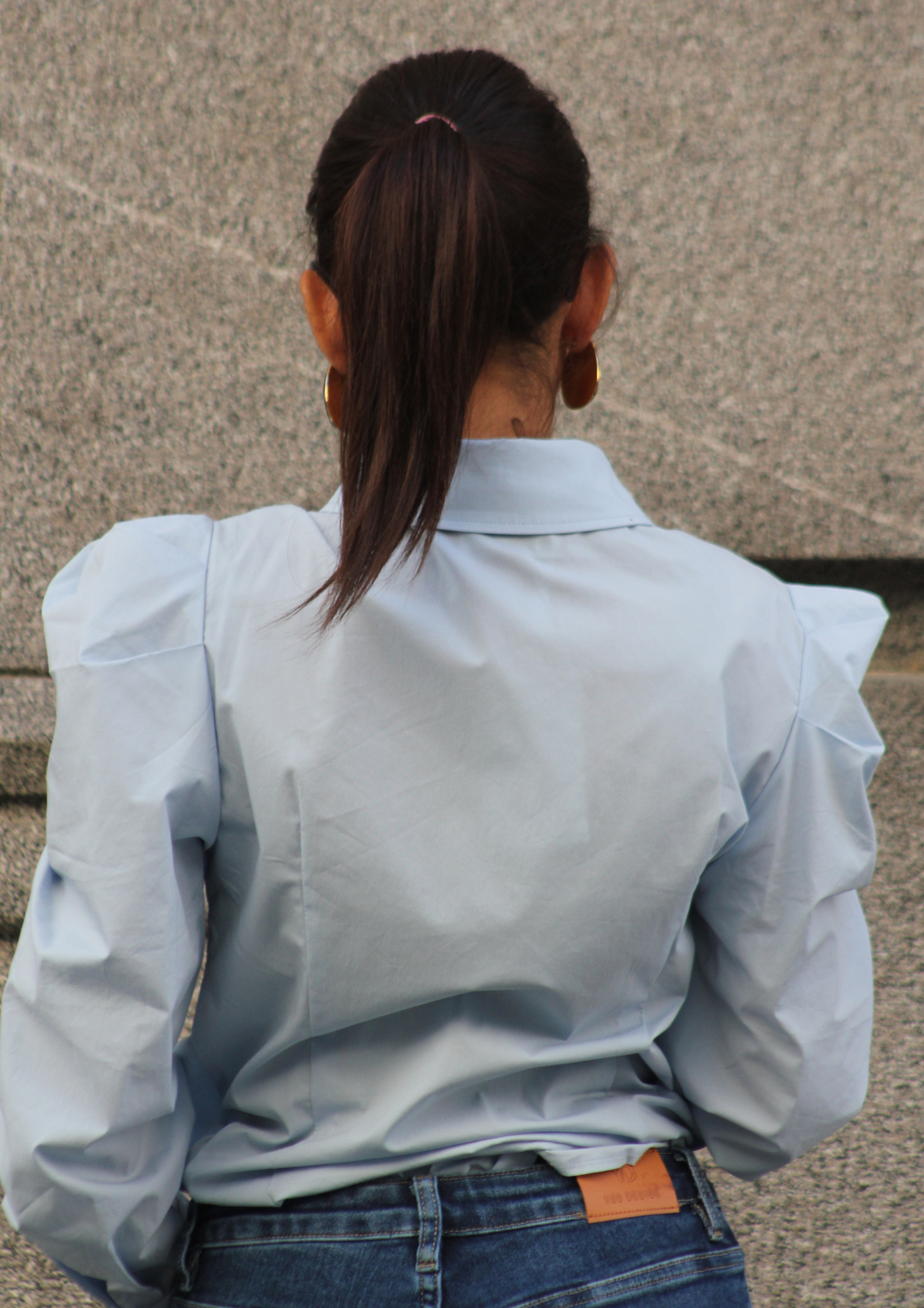 Camicia turchese spalle sbuffo