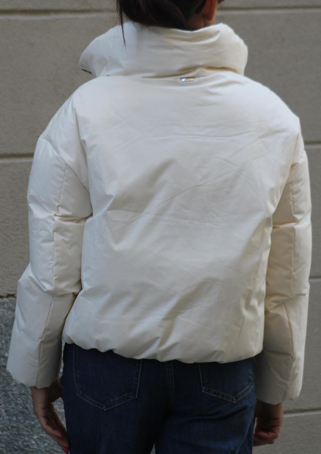 Piumino cropped coulisse panna