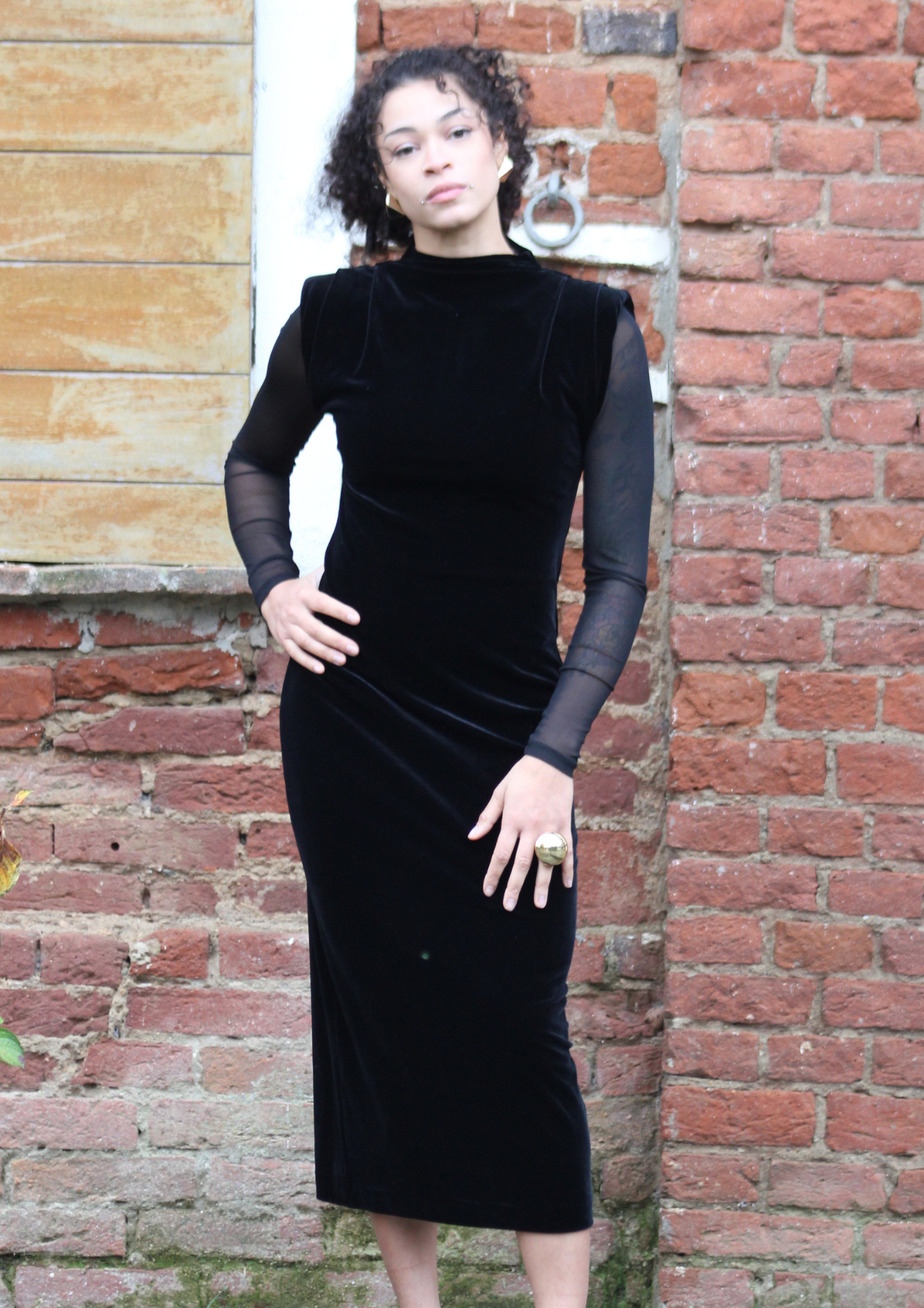 Abito velluto maniche tulle nero