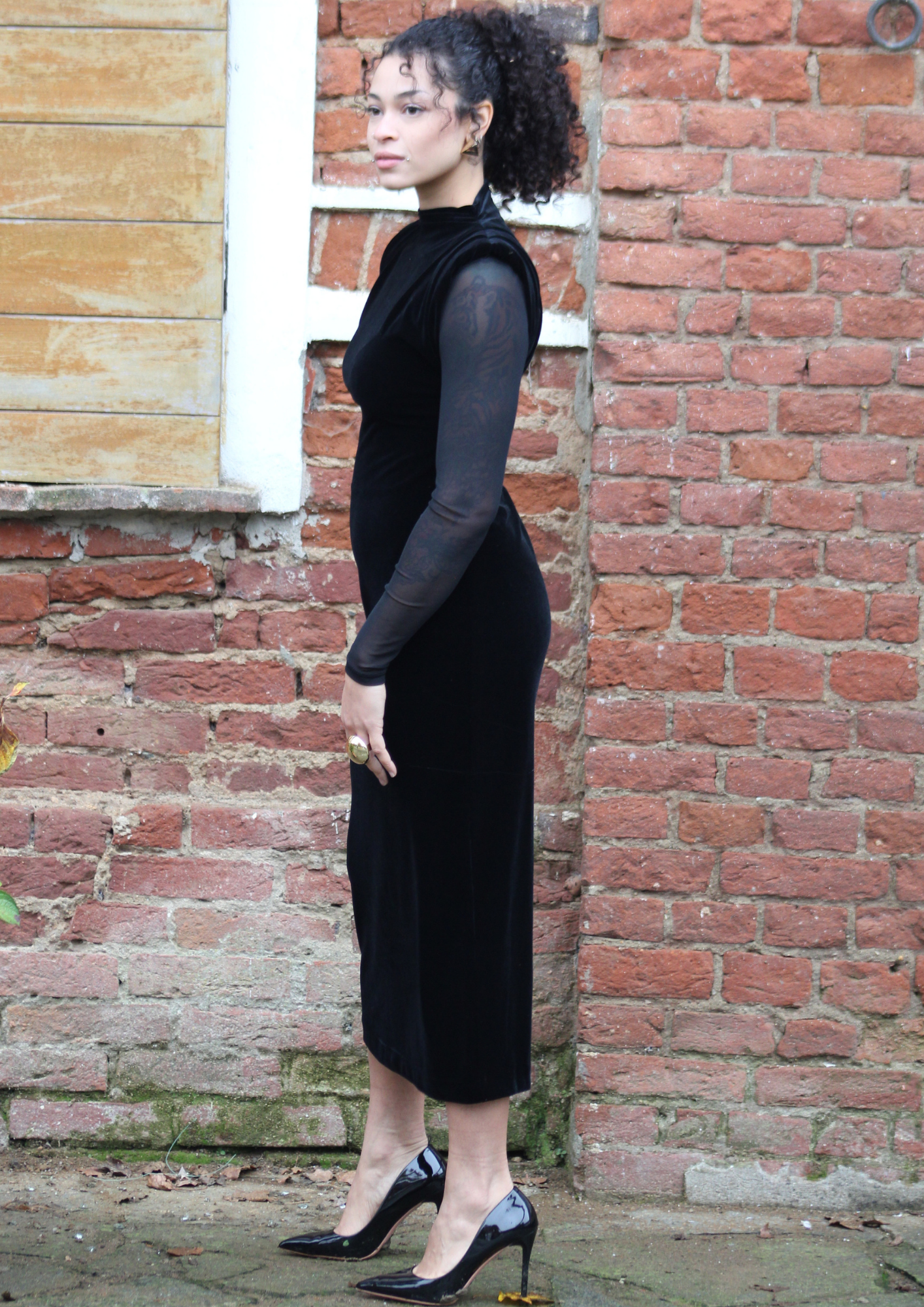 Abito velluto maniche tulle nero