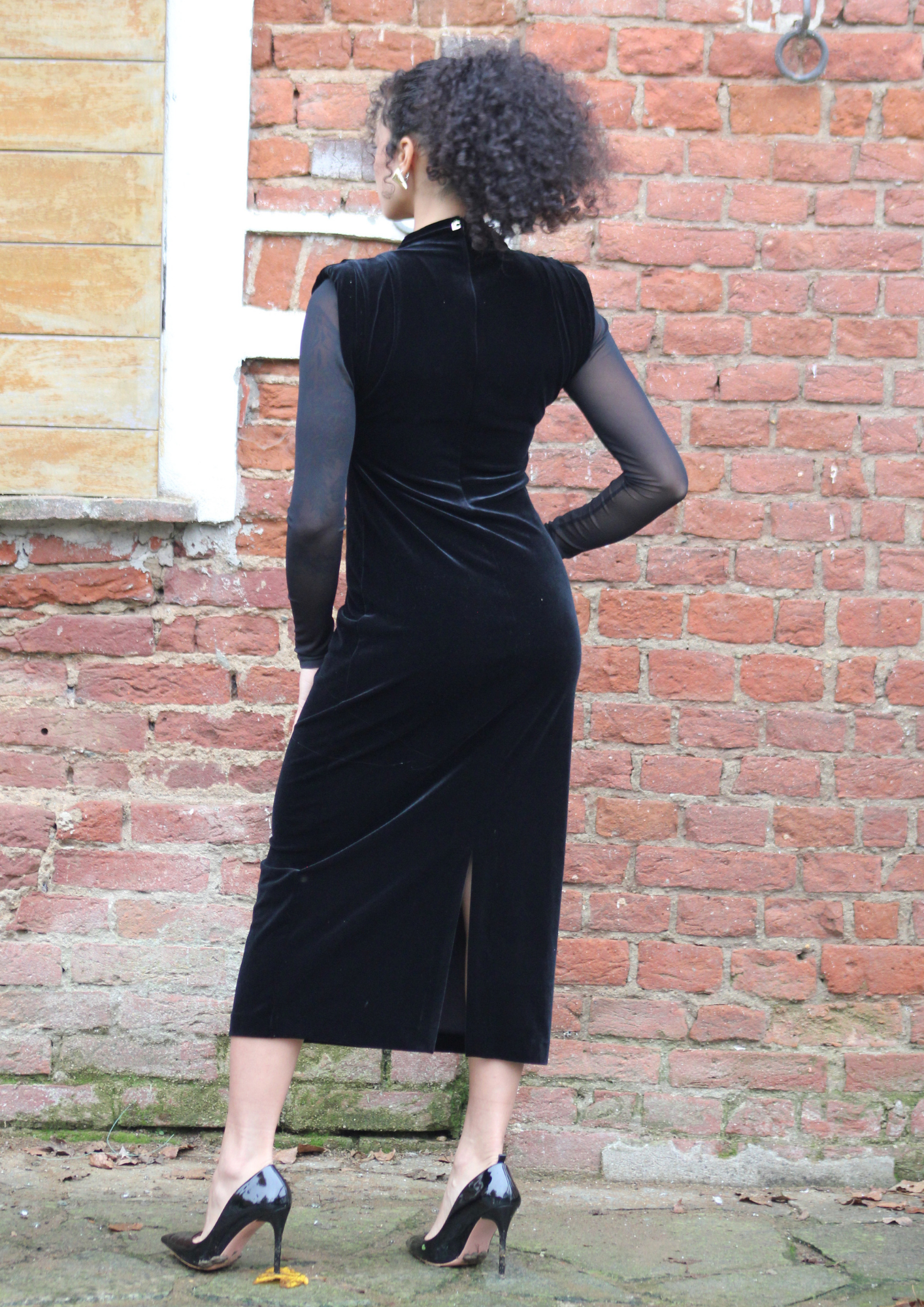 Abito velluto maniche tulle nero