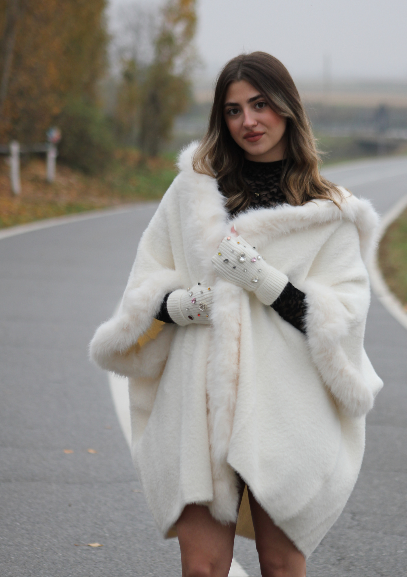 Mantella pelliccia panna