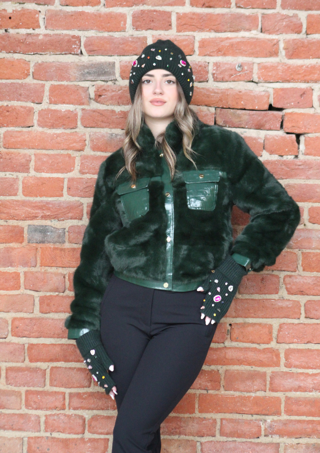 Giacca ecopelliccia verde corta con inserti in ecopelle