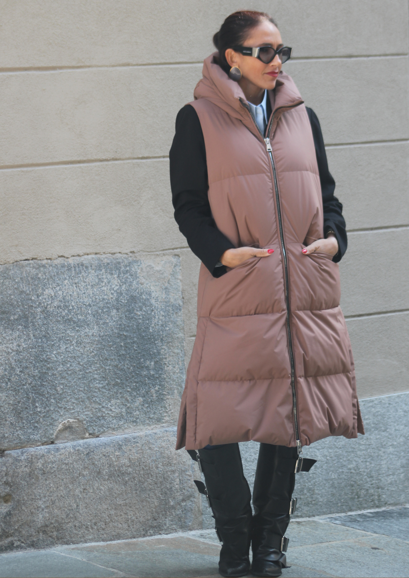 Piumino lungo smanicato gianduia