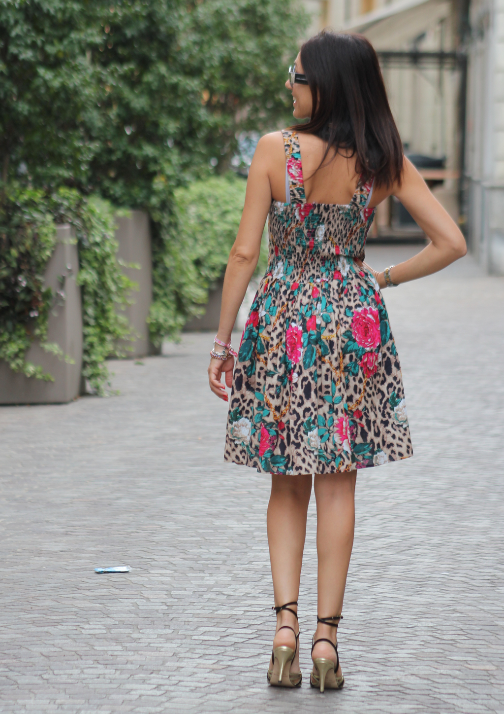 ABITO CORTO AVVITATO ANIMALIER E ROSE