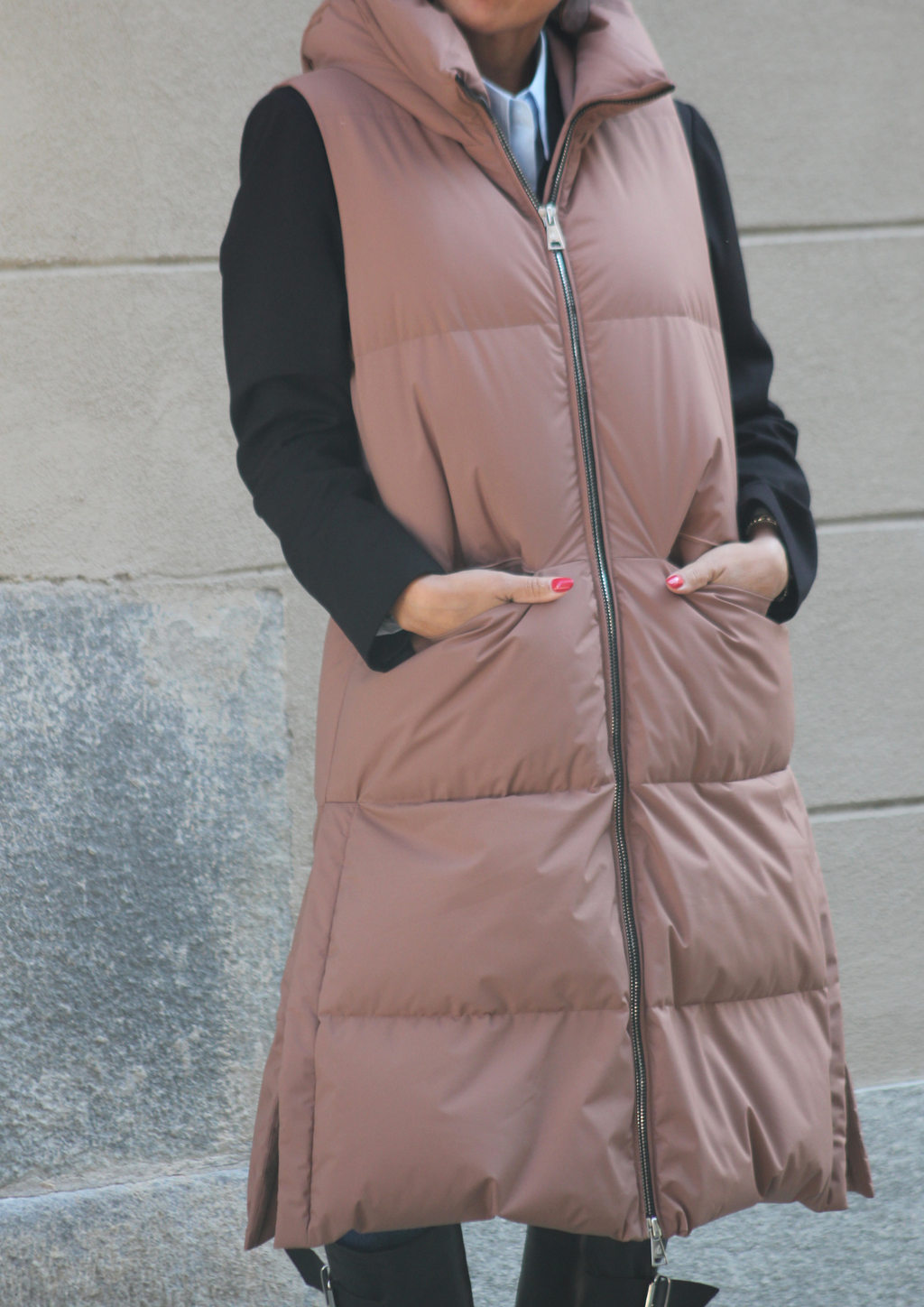 Piumino lungo smanicato gianduia