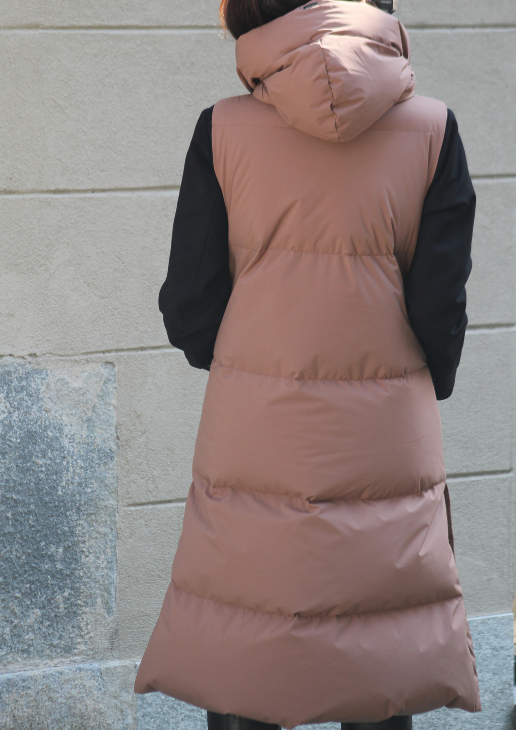 Piumino lungo smanicato gianduia