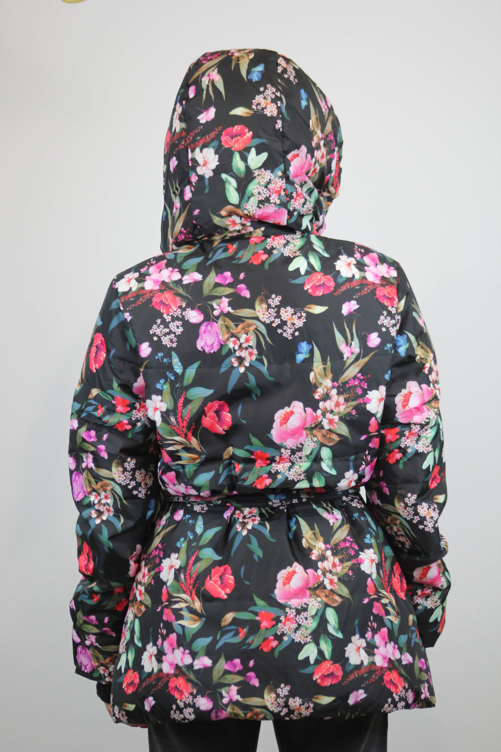 Giacca piumino midi stampato fiori con cintura