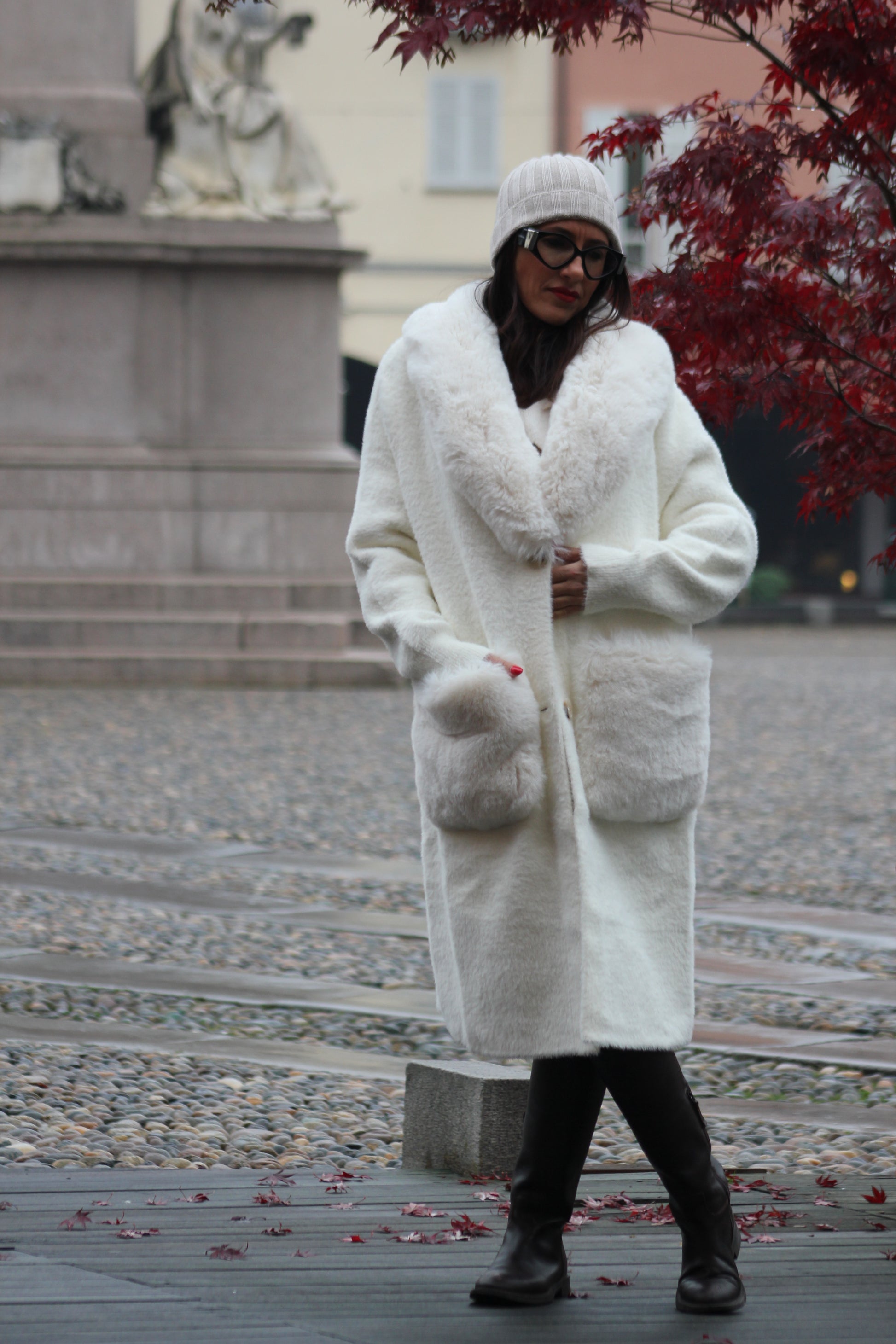 Cappotto maglia panna con pelliccia